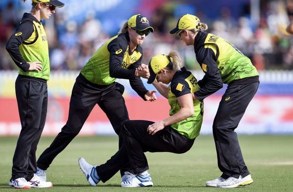 Ellyse Perry injured herself while fielding during New Zealand clash
