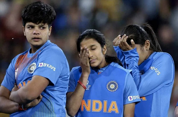 Dejected Indian cricketers after Final Loss. Pic Credits: ICC