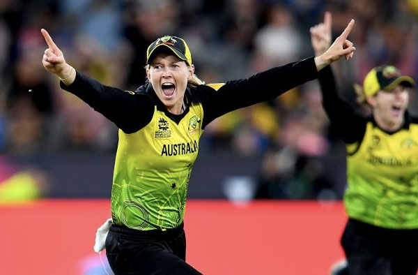 Meg Lanning jumps with joy after winning Final vs India