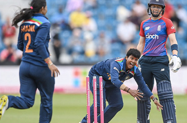 Deepti Sharma's excellent efforts helped India snatch a victory in 2nd T20I from England. PC: Twitter