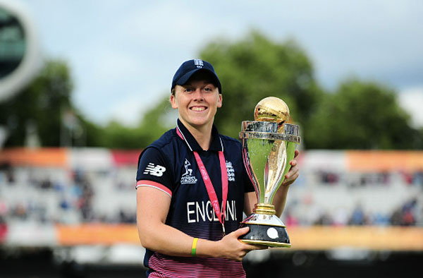 Heather Knight with Women's World Cup 2017 Trophy. PC: Getty Images