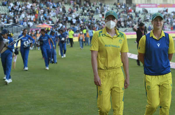 Tahlia McGrath wearing a mask in the Finals of Commonwealth Games 2022. PC: Getty Images