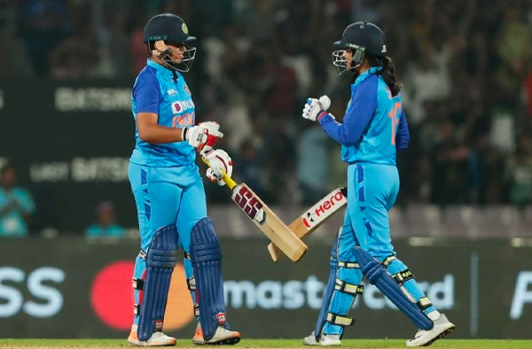 Richa Ghosh and Harmanpreet Kaur's efforts in vain, Australia seal T20I series 3-1 .PC: Getty Images