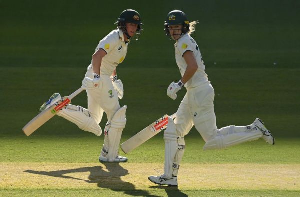 Annabel Sutherland's 163 and Beth Mooney's unbeaten 98 help Australia take 252 Runs lead on Day 2