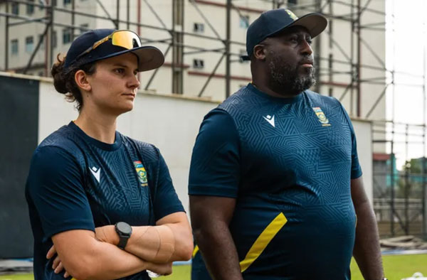 Laura Wolvaardt and Mandla Mashimbyi. Photo: Cricket South Africa
