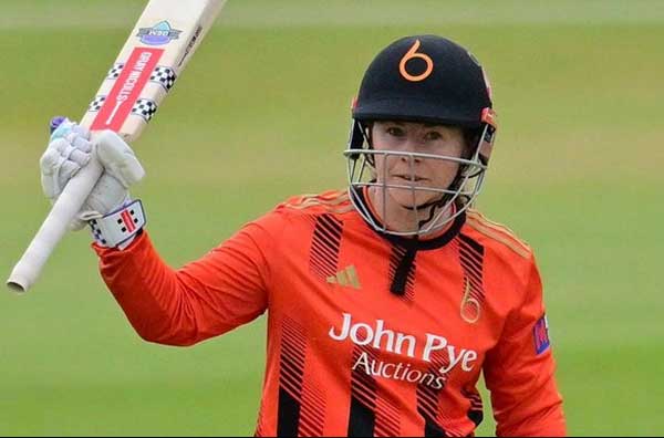 Tammy Beaumont Shines with Back-to-Back Hundreds as The Blaze Dominate, Grace Scrivens’ Heroic Ton Falls Short