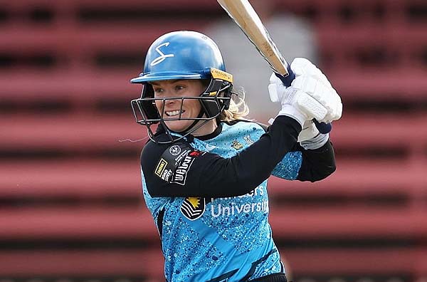 Perth Scorchers Secure Katie Mack in Major WBBL 11 Signing